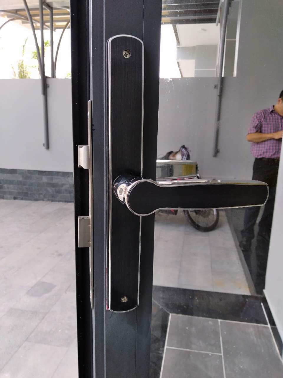 LẮP ĐẶT KHÓA CỬA VÂN TAY NHẬP KHẨU CHÍNH HÃNG GIÁ RẺ - TẠI TP HCM 8 khóa cửa vân tay giá rẻ tại Quận Tân Bình