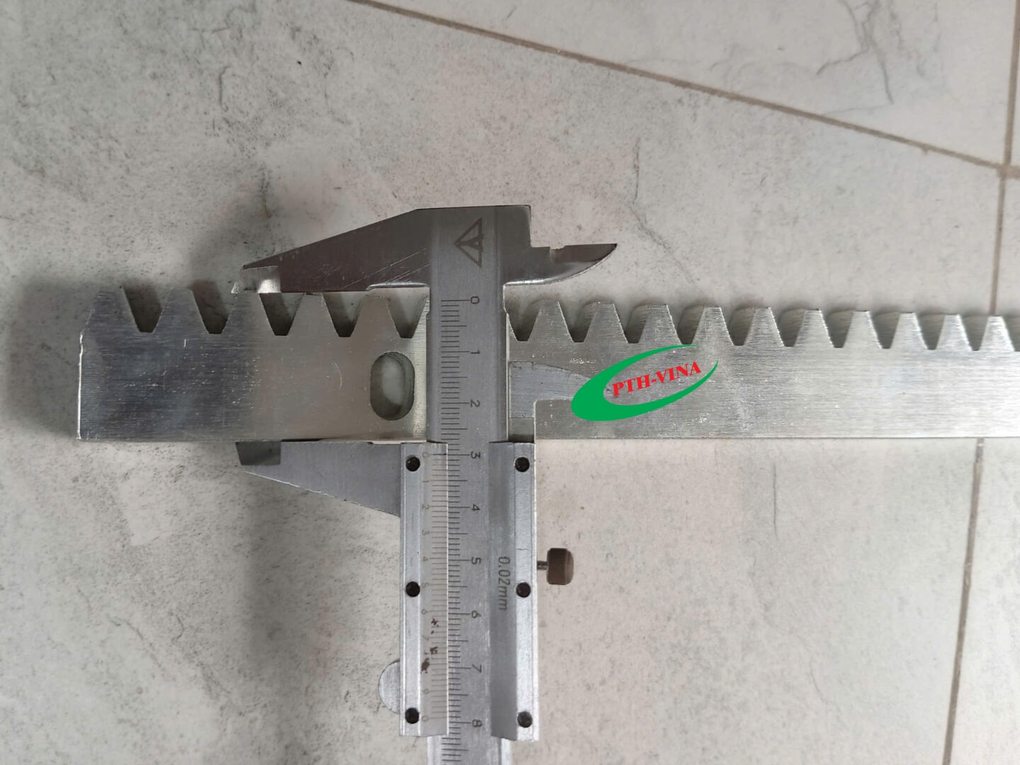 Chiều rộng thanh ray cổng trượt tự động