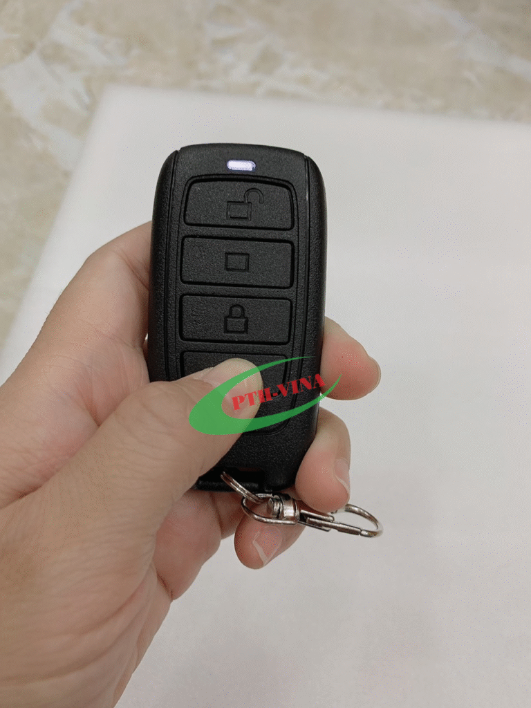 Remote điều khiển từ xa khi bấm đèn màu trắng