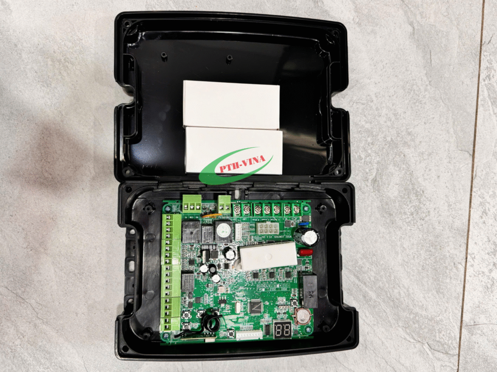 Bên trong main BS-306 loại 24V