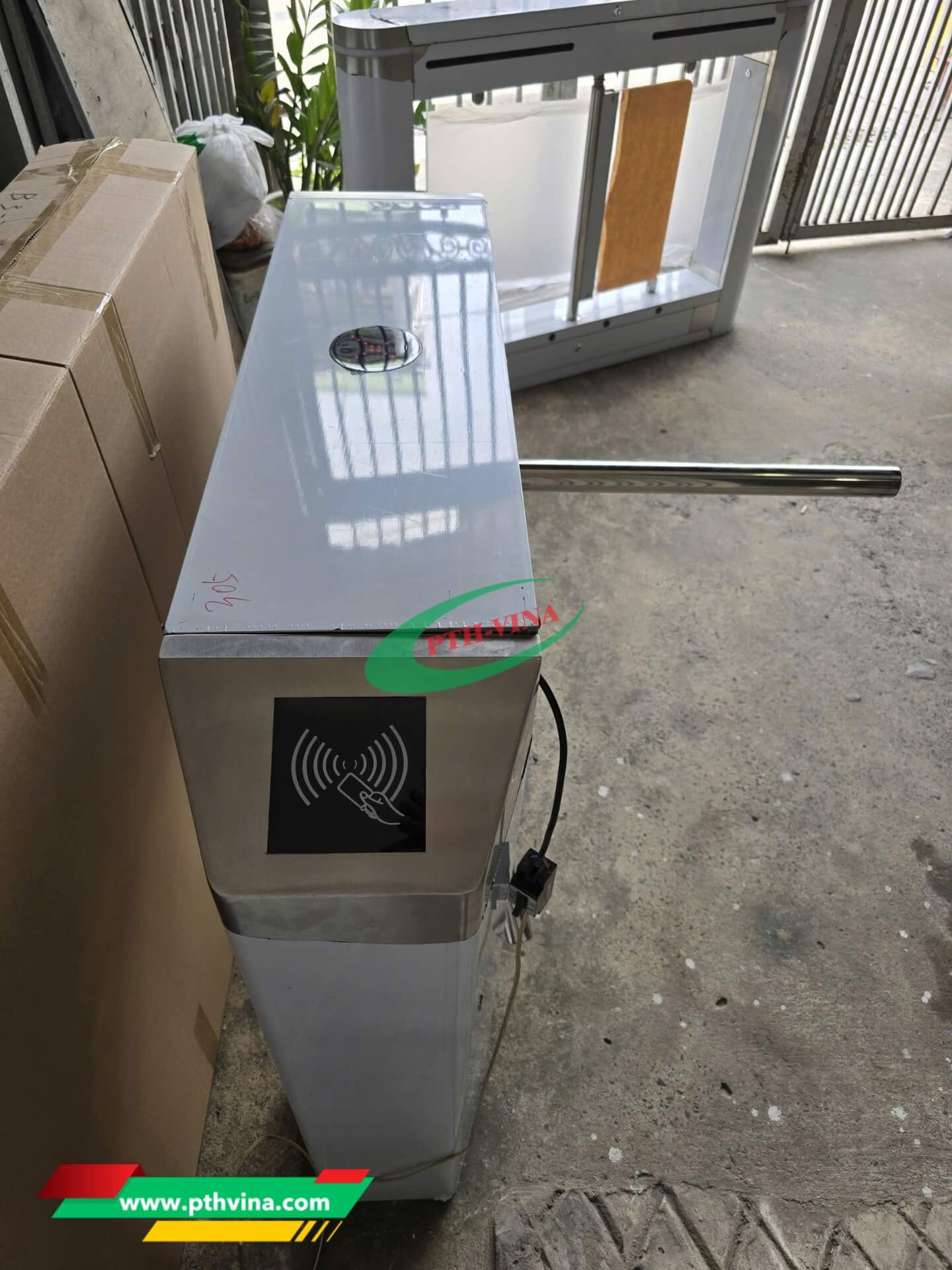 tay xoay 3 chấu pt-182