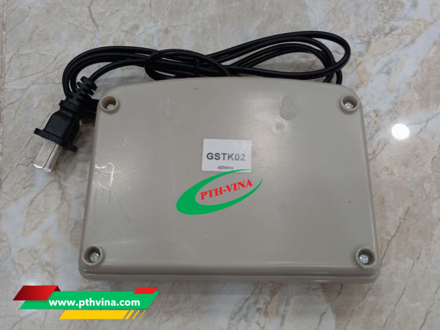 mặt sau nút nhấn bàn