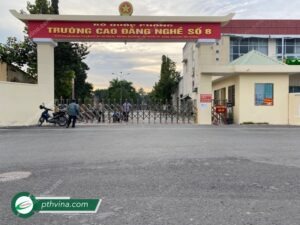 Công trình lắp đặt cổng xếp tại Cao Đẳng nghề số 8