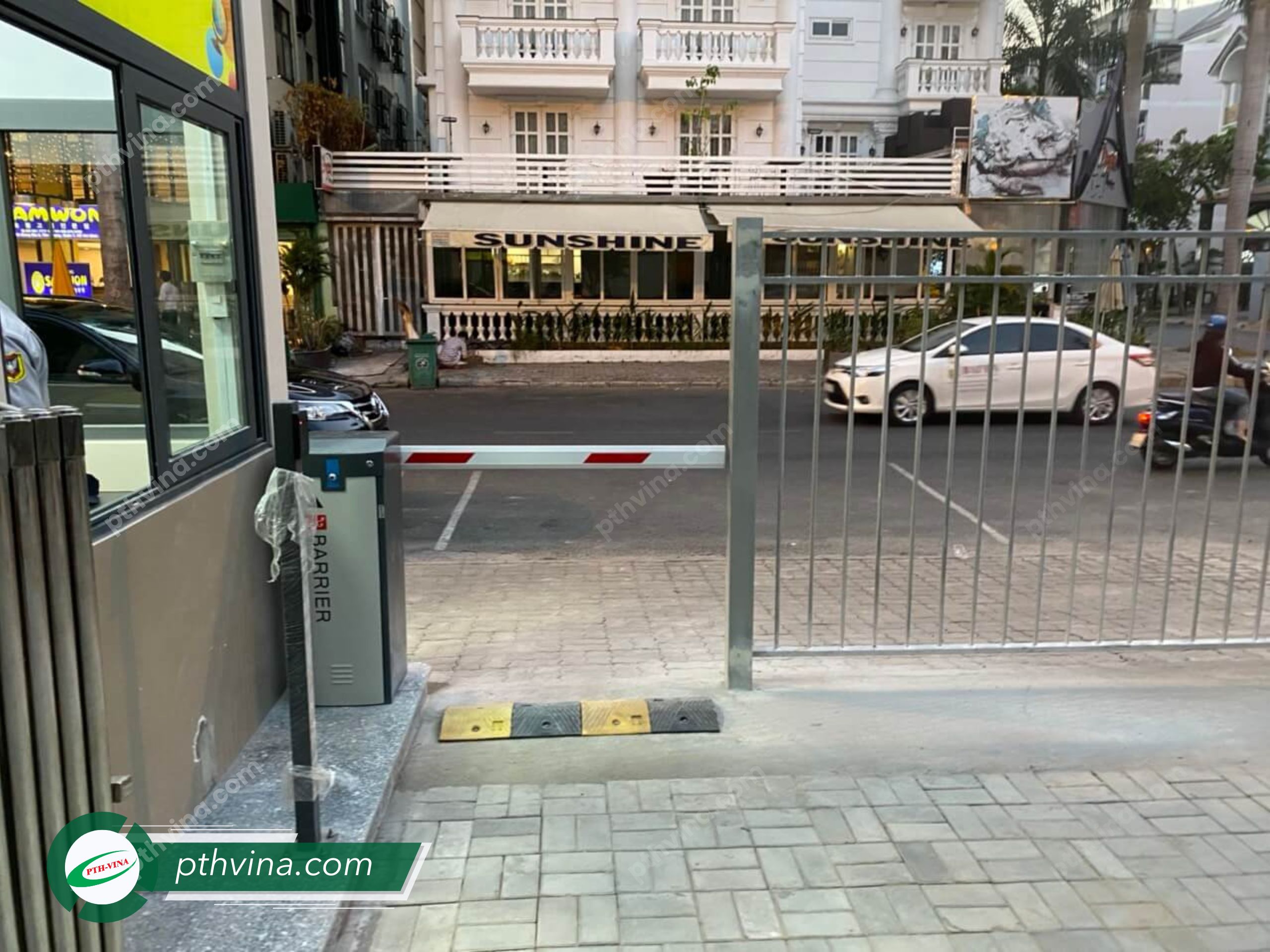 Công trình lắp đặt barrier MAG tại Trường Song ngữ Quốc tế Hoàng Gia