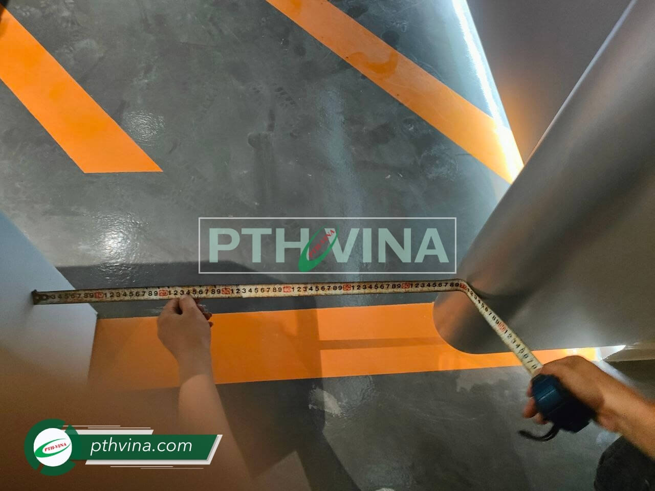 Hình 2: Công trình lắp cổng flap barrier kiểm soát an ninh tại Quận 2