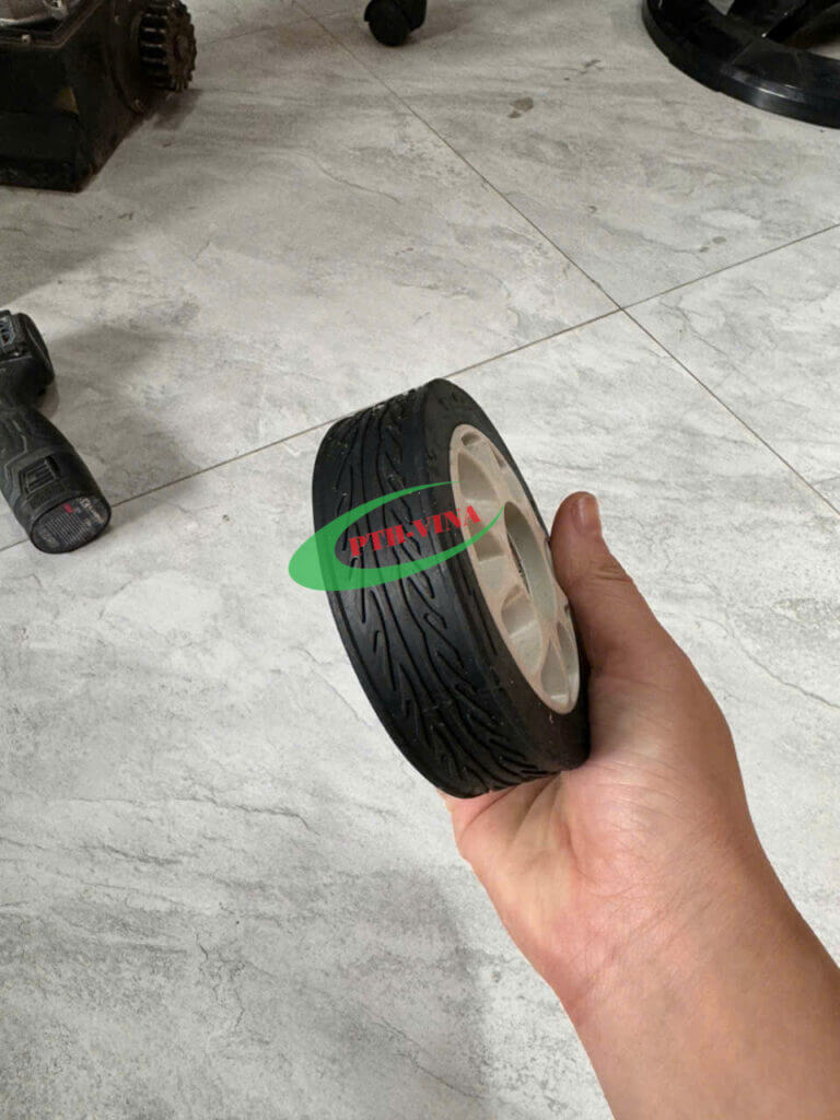 Bánh xe thân cổng xếp không ray
