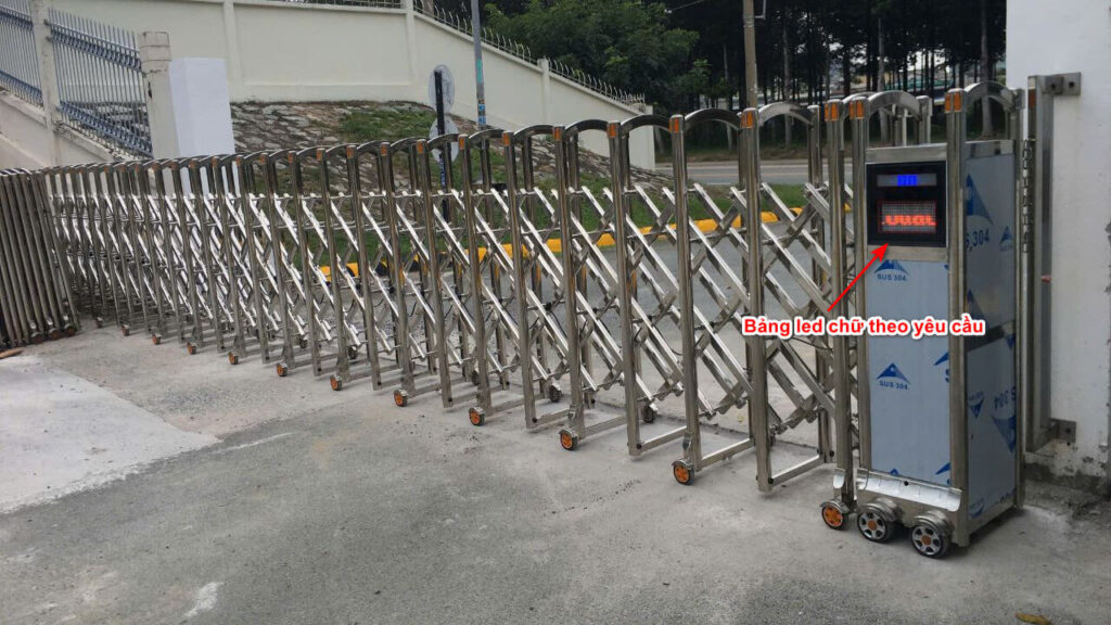 Vị trí gắn bảng led cổng xếp tự động