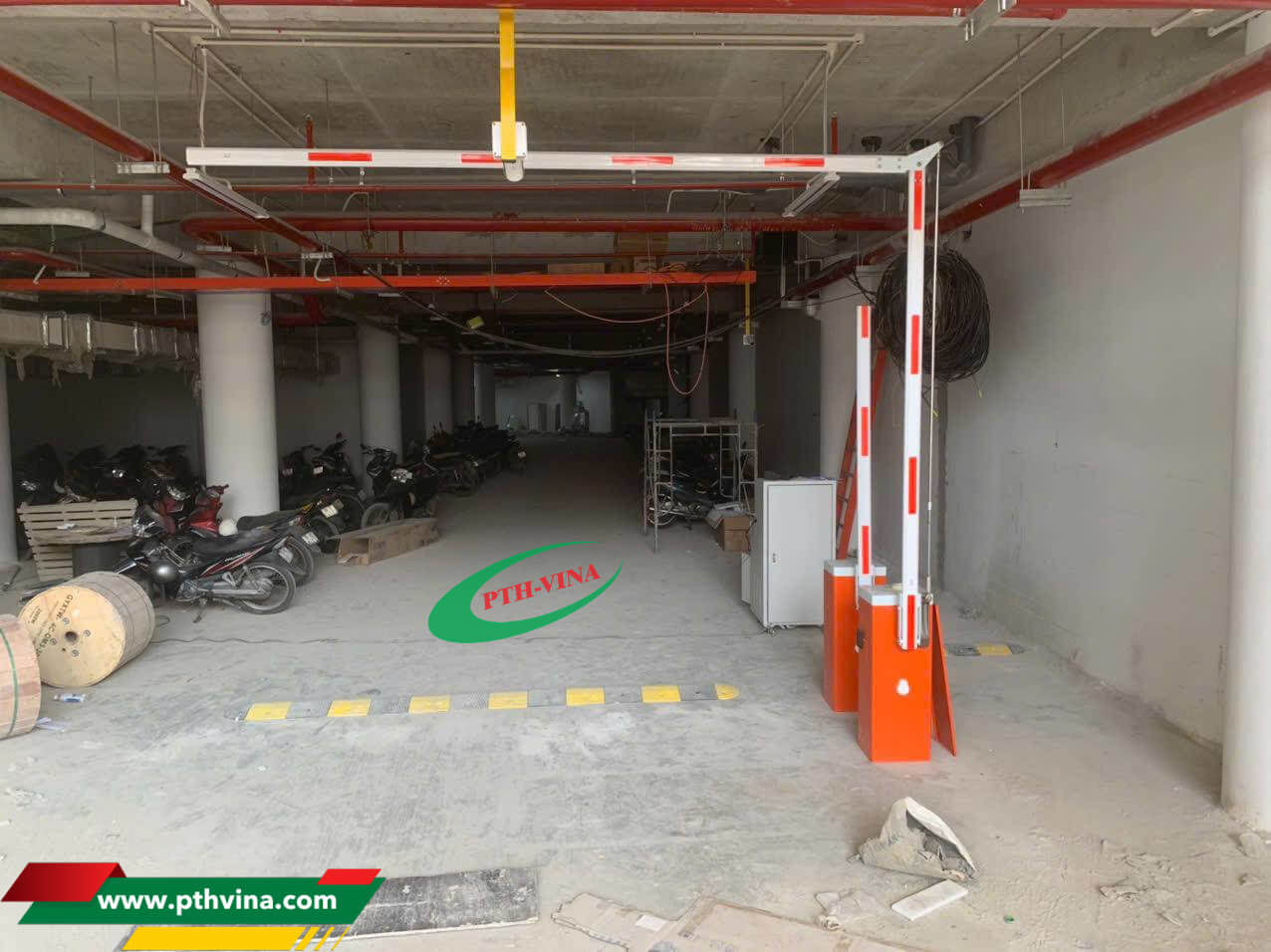 Barie tự động cần gập cho nhà máy, nhà xưởng Barie tự động cần gập cho nhà máy, nhà xưởng