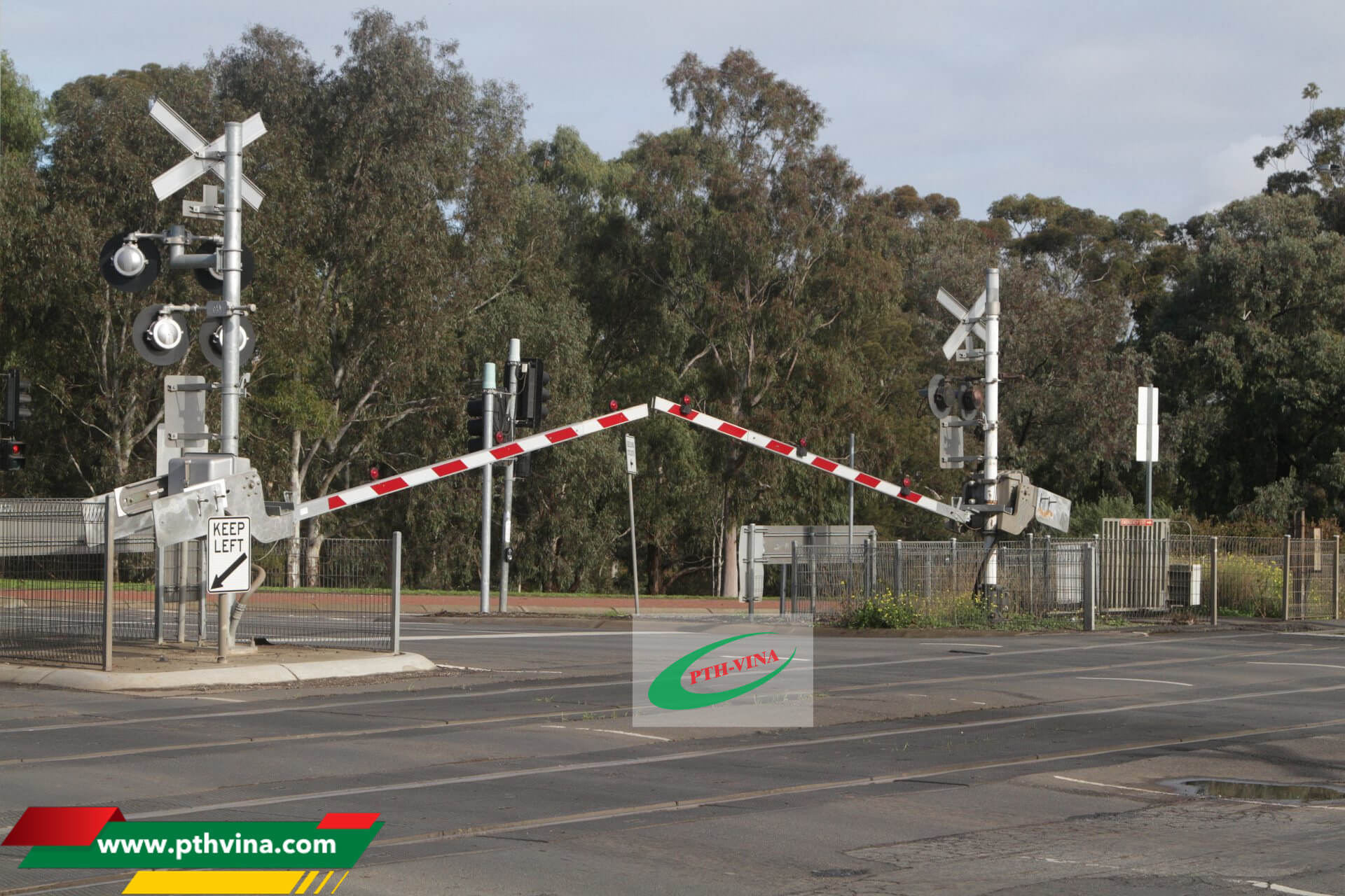 Barie TỰ ĐỘNG CHUYÊN DỤNG cho đường tàu hỏa