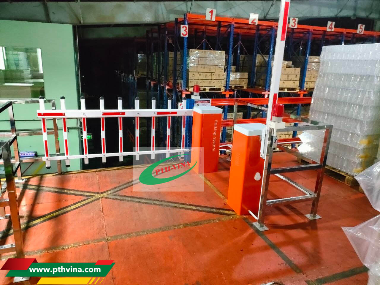 Barie tự động rào chắn (Barie hàng rào) cho nhà máy, nhà xưởng Barie tự động rào chắn (Barie hàng rào) cho nhà máy, nhà xưởng