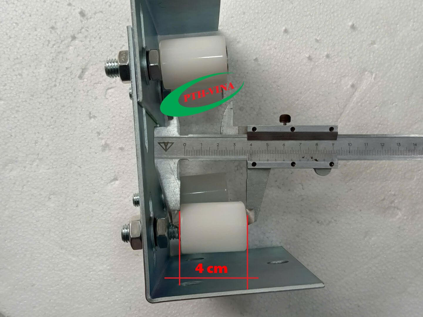 Chiều dài con lăn bộ dẫn hướng 4 con lăn