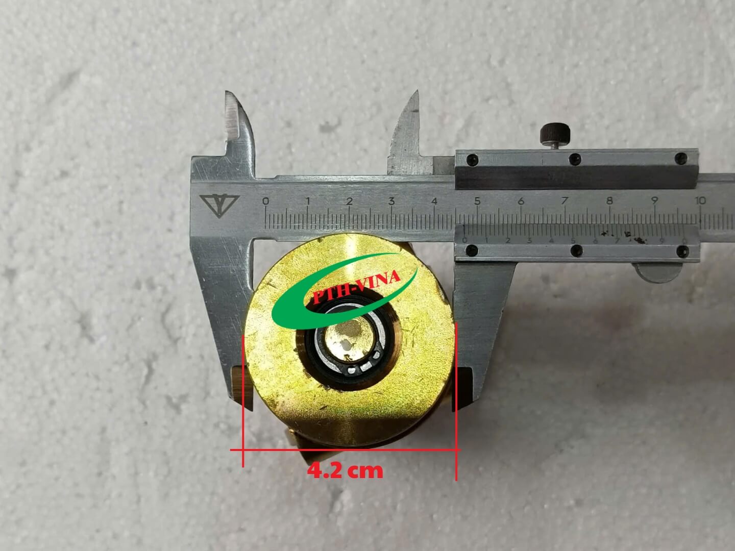 Đường kính trục xoay bánh xe phi 60mm