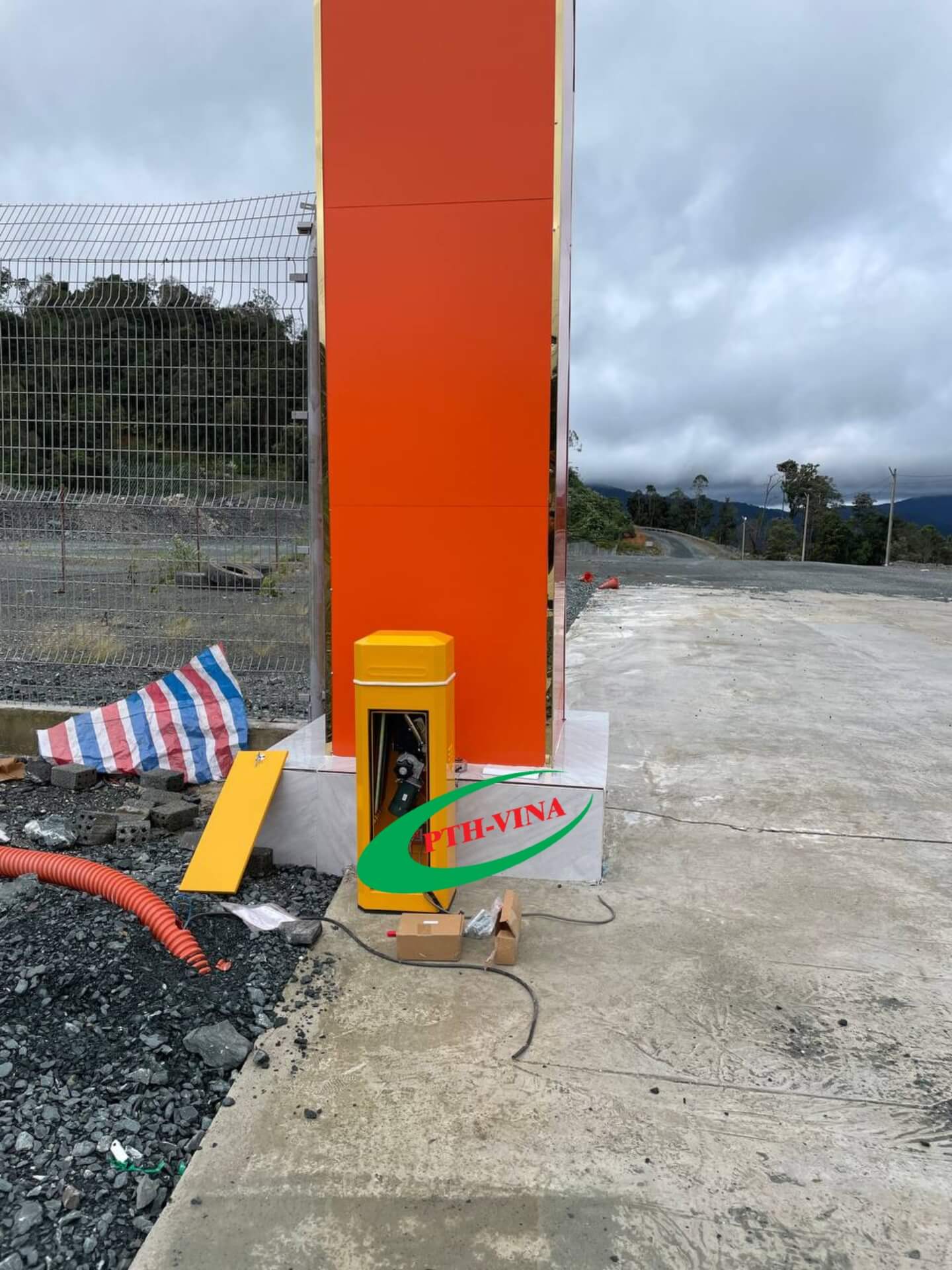 Công trình lắp đặt 2 barrier rào Bisen tại Lào