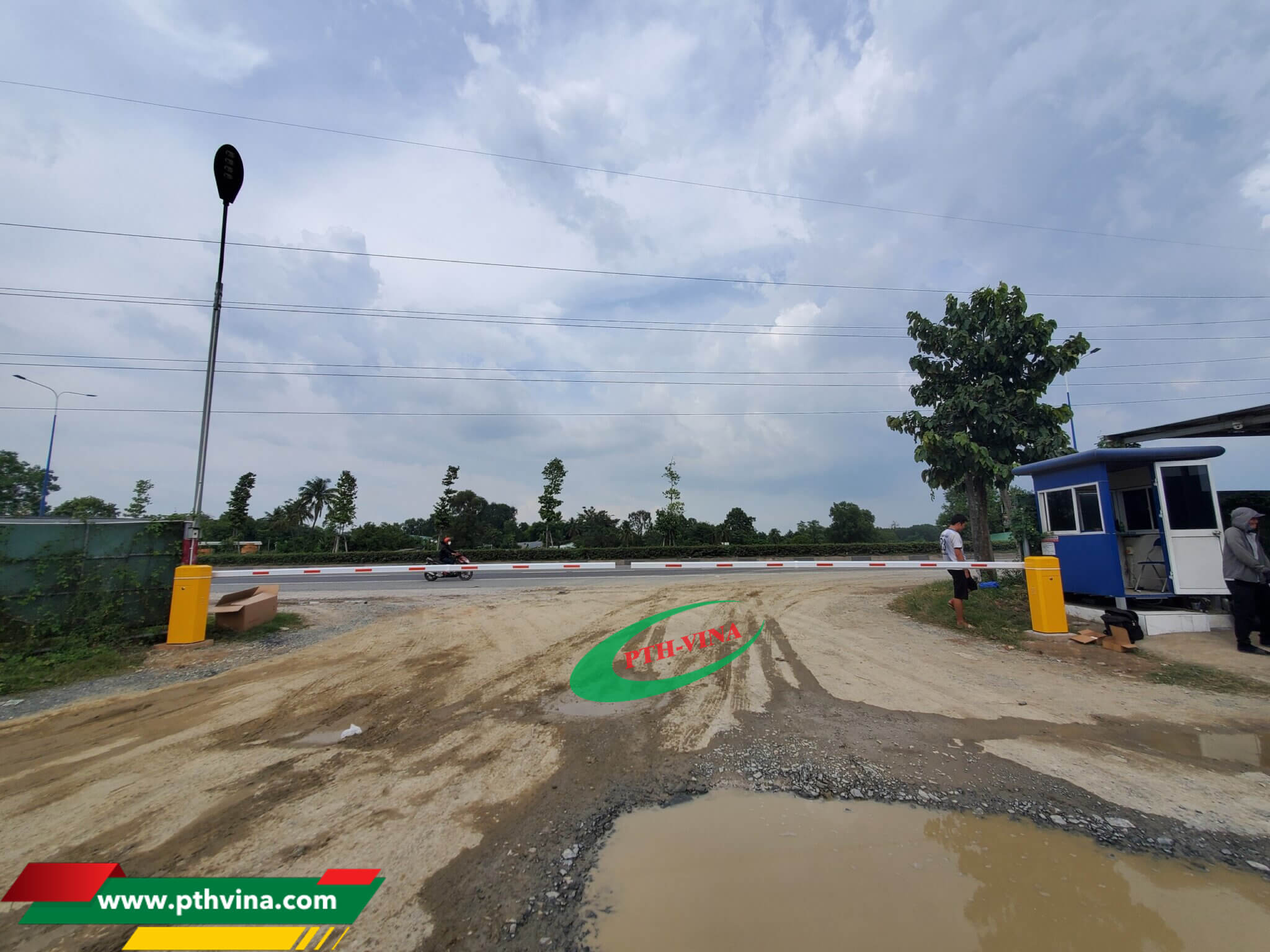 PTH VINA - Đơn vị thi công barie công trường chuyên nghiệp, giá tại kho