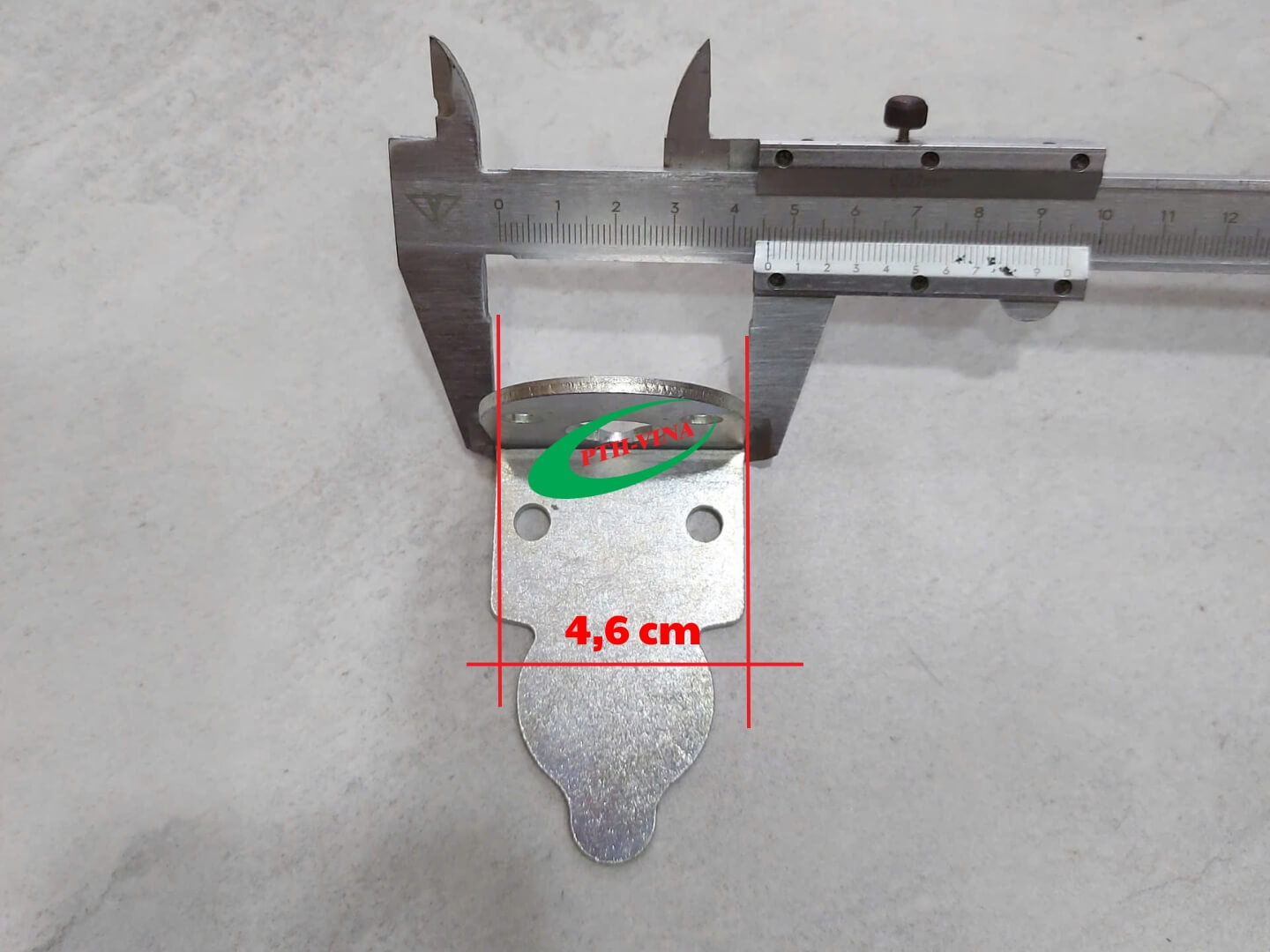 chốt cửa đứng phi 12 dài 60cm