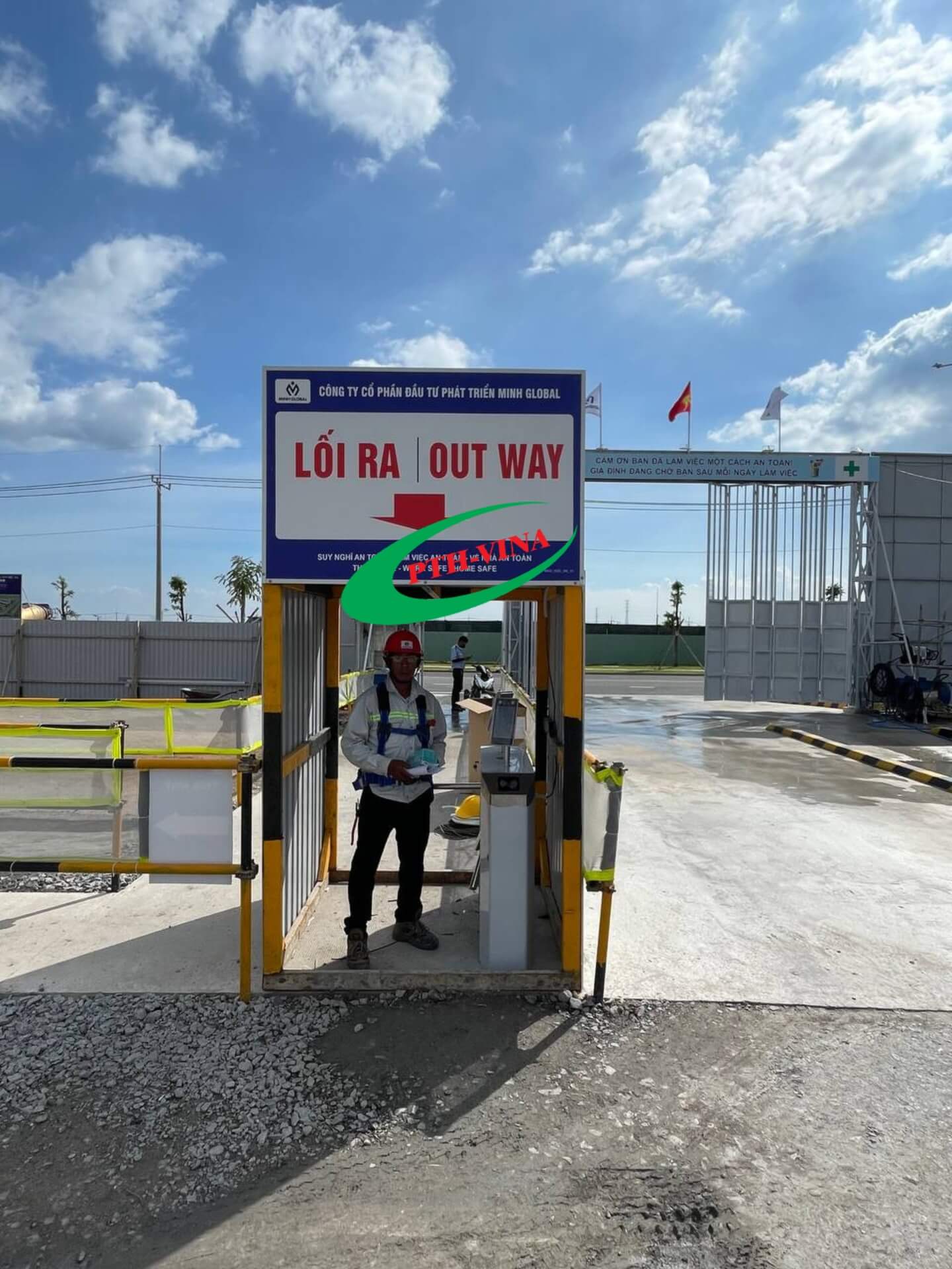 Lắp cổng tripod kết hợp máy nhận diện khuôn mặt tại Công ty Minh Global, Bình Dương