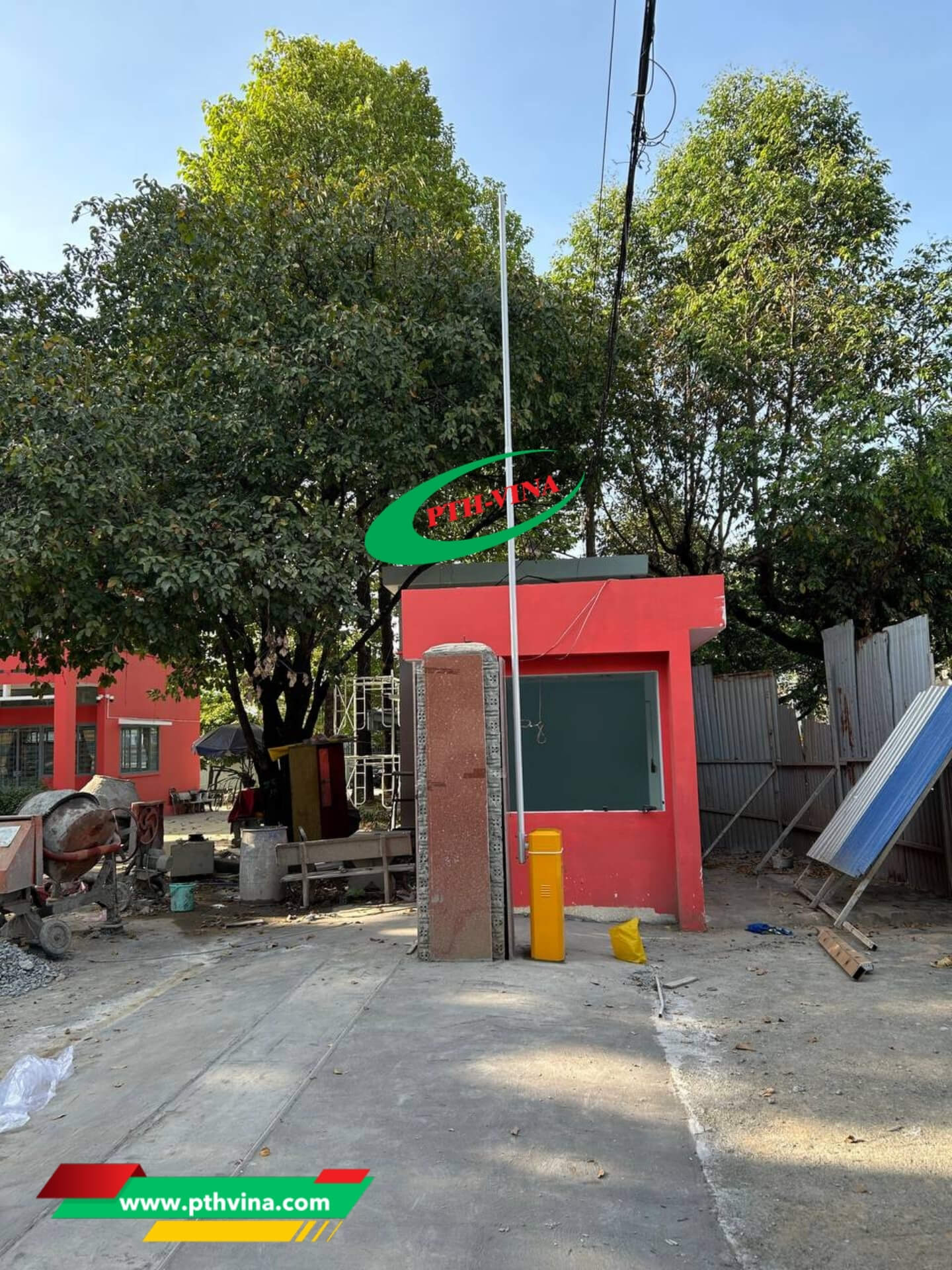 Lắp barie tự động kết hợp cổng xếp inox 304 tại Đồng Nai