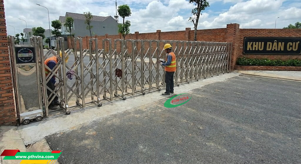 PTH VINA chuyên lắp đặt cổng xếp cho khu dân cư PTH VINA chuyên lắp đặt cổng xếp cho khu dân cư