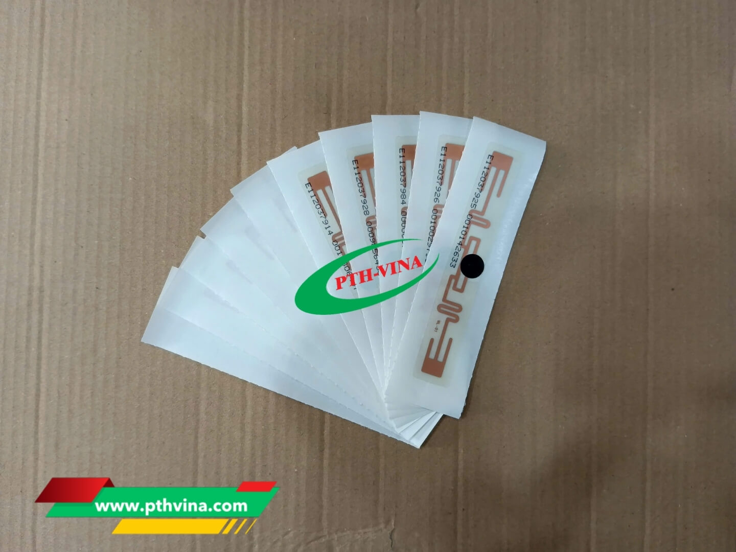 Thẻ UHF TD-01 nhận diện từ xa