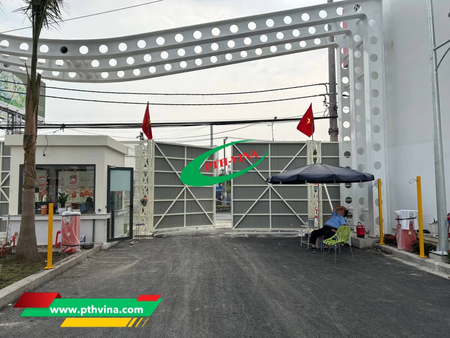 Lắp đặt hệ thống giữ xe tại Roxana PLAZA