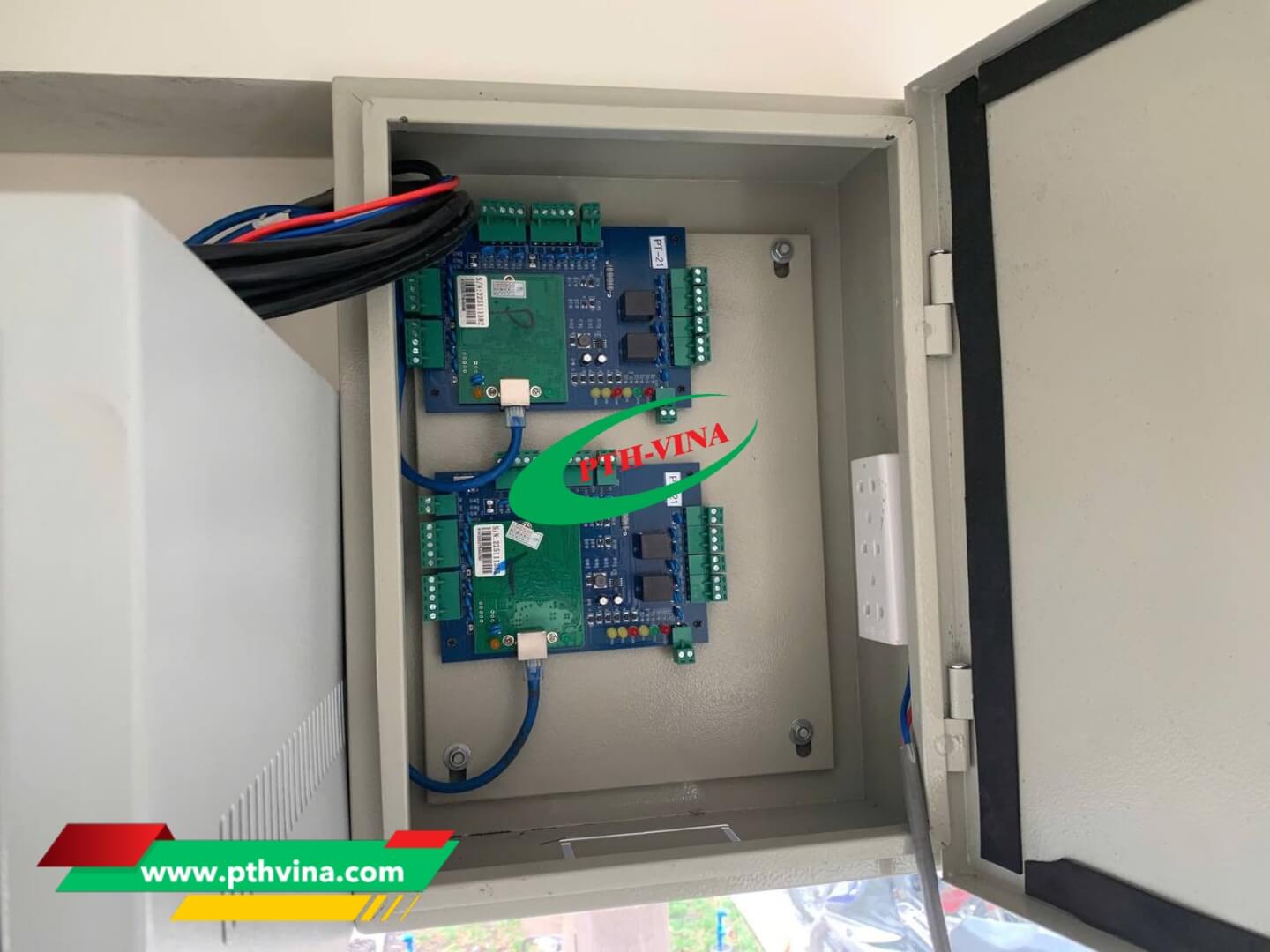 Lắp đặt hệ thống giữ xe tại Roxana PLAZA