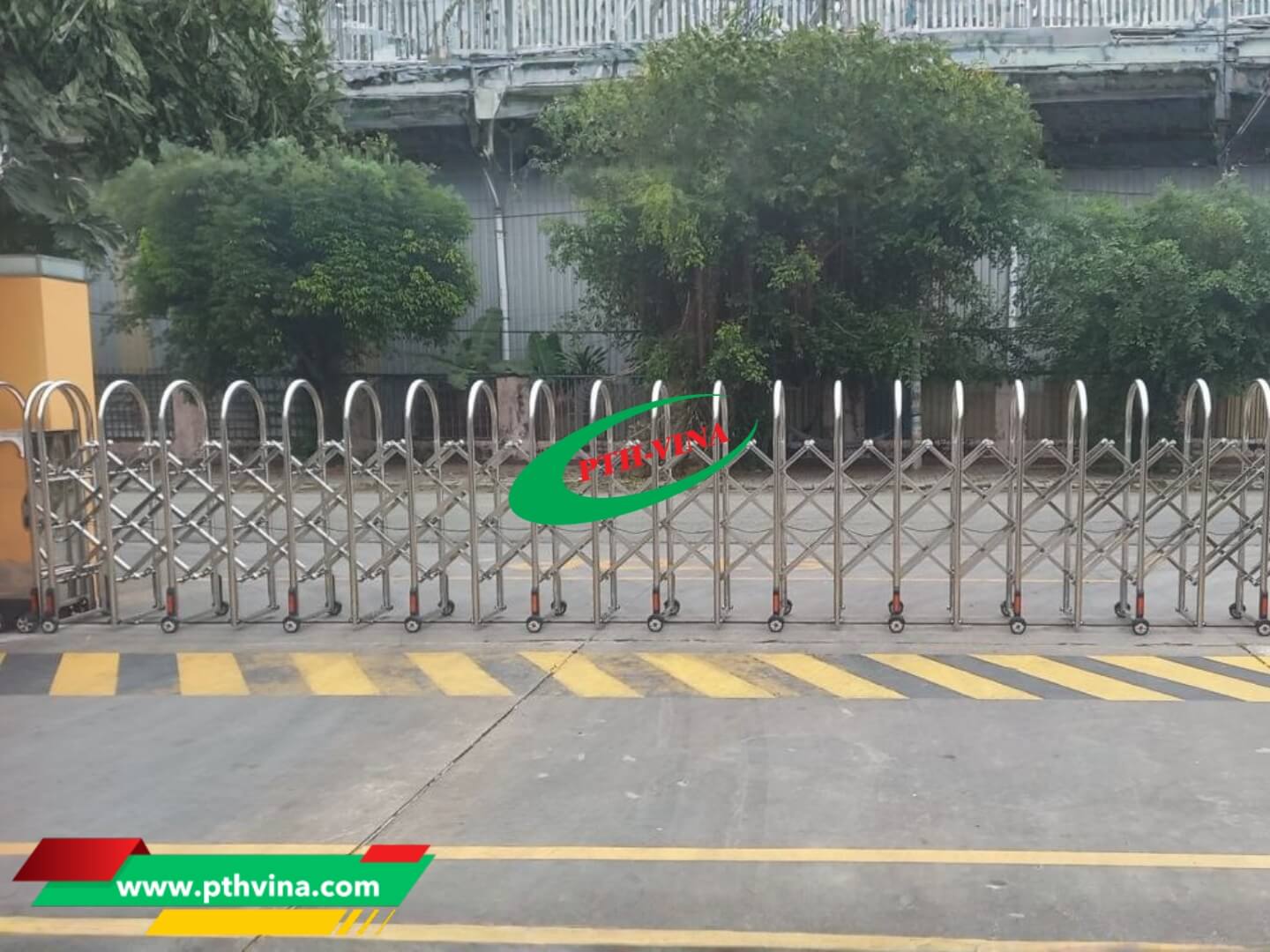 Công trình lắp đặt cổng xếp inox tại Tiền Giang