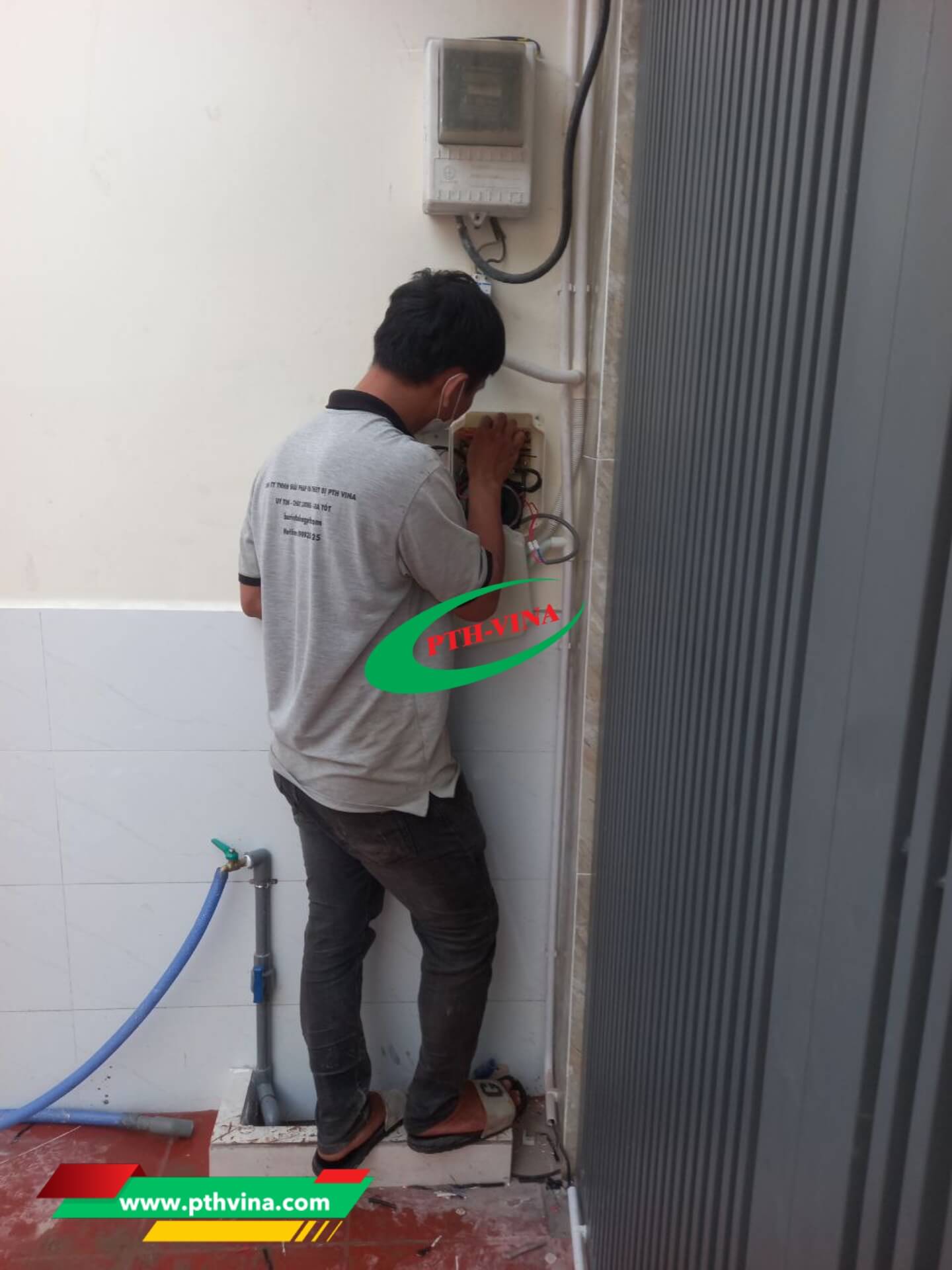 Công trình lắp motor cổng con lăn tại Thủ Đức