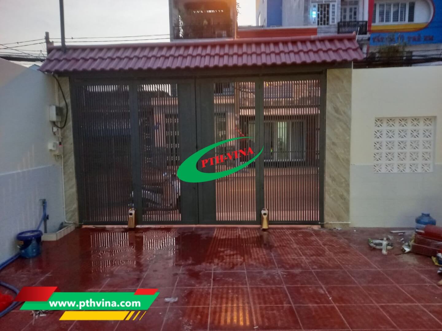 Công trình lắp motor cổng con lăn tại Thủ Đức