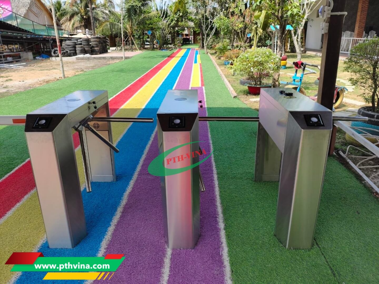 Công trình lắp barrier tự động kết hợp cổng xoay tripod tại Vĩnh Long