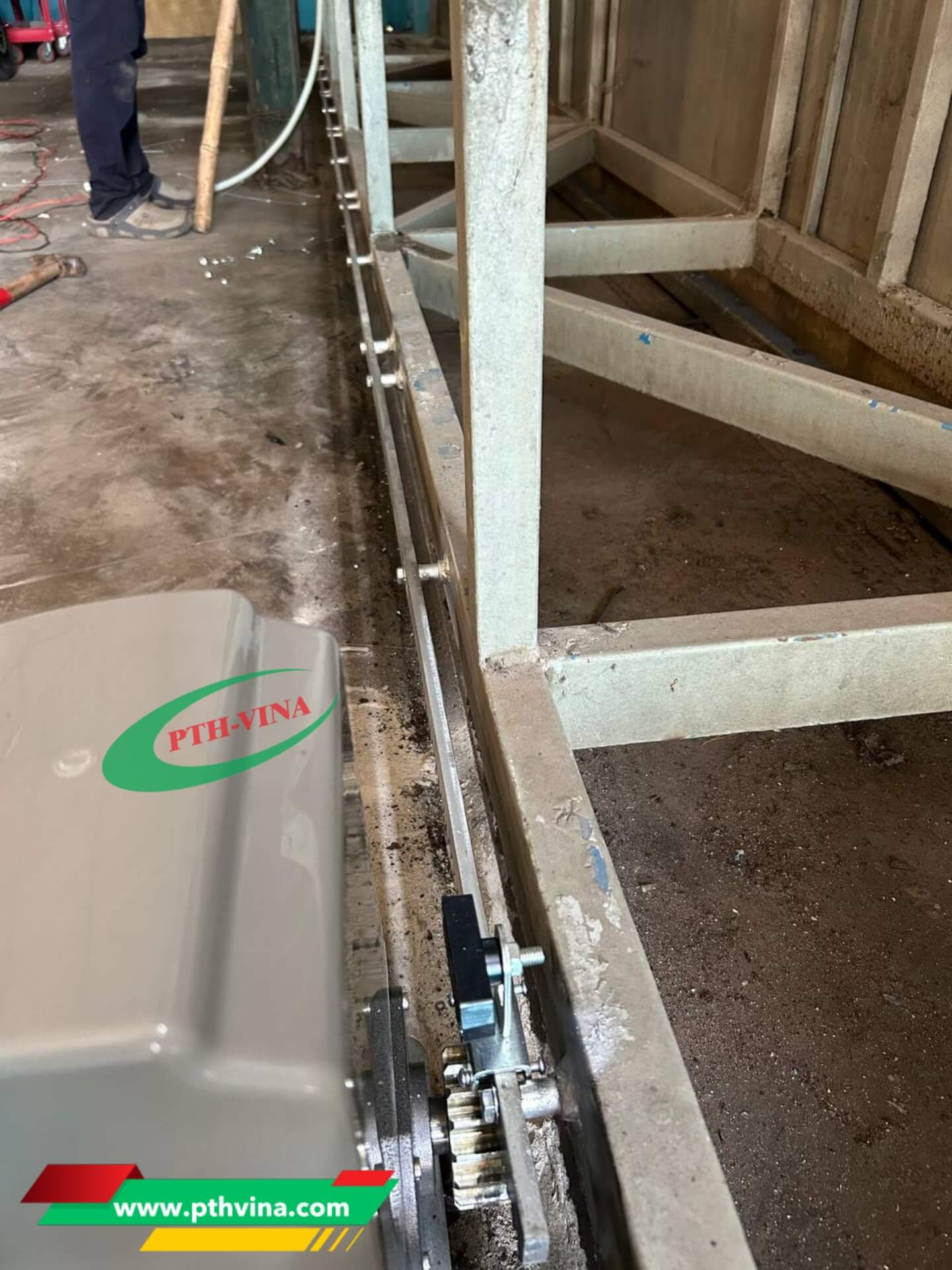 Công trình lắp motor cổng lùa 1500kg tại Tân Bình