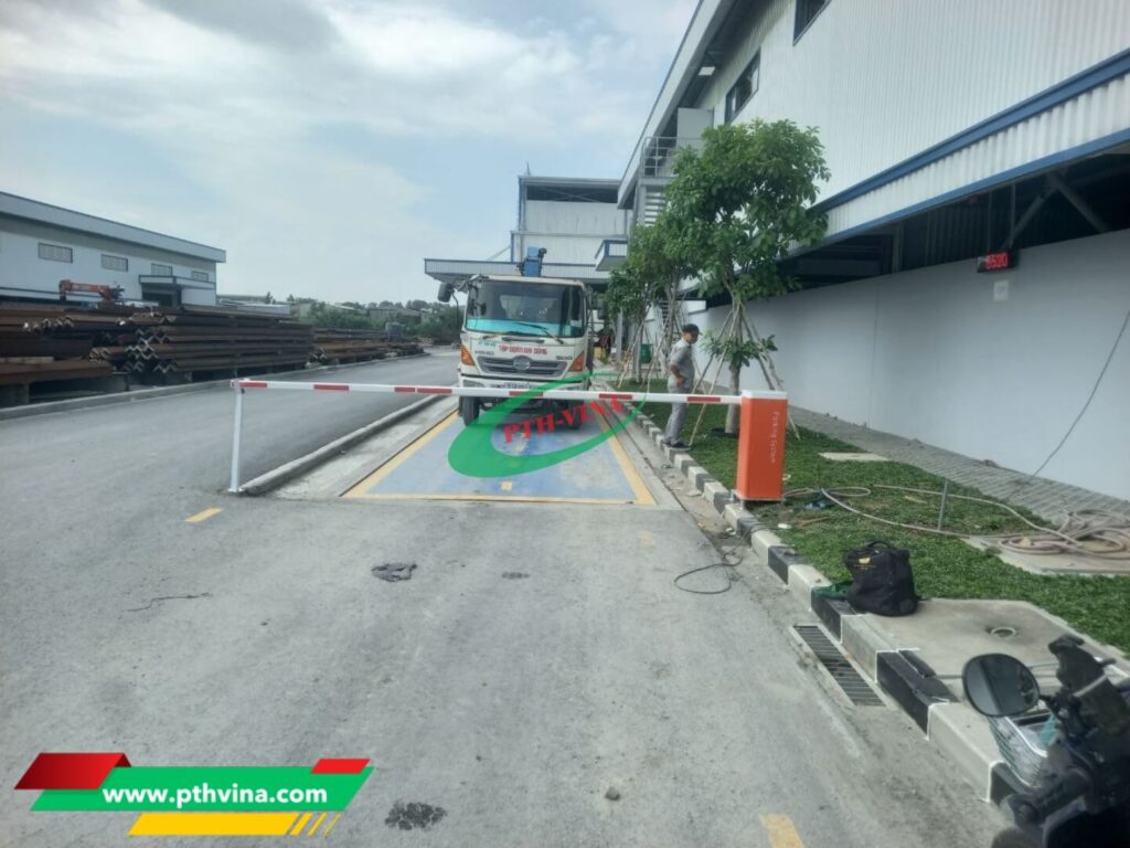 Công trình lắp barrier tự động cho trạm cân tại Bình Chánh