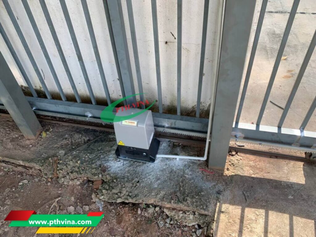 lắp motor cổng lùa tại trường đại học Việt Đức