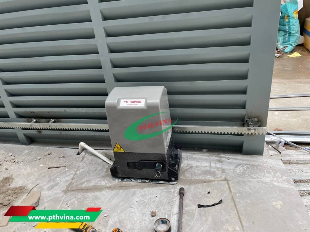 lắp motor cổng trượt cho nhà trọ tại Quận 7