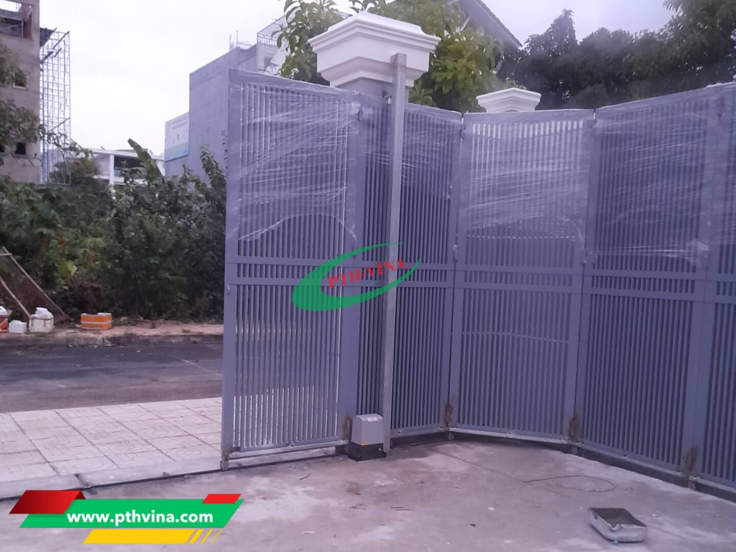 Lắp motor cổng lùa cong tại Quận 9