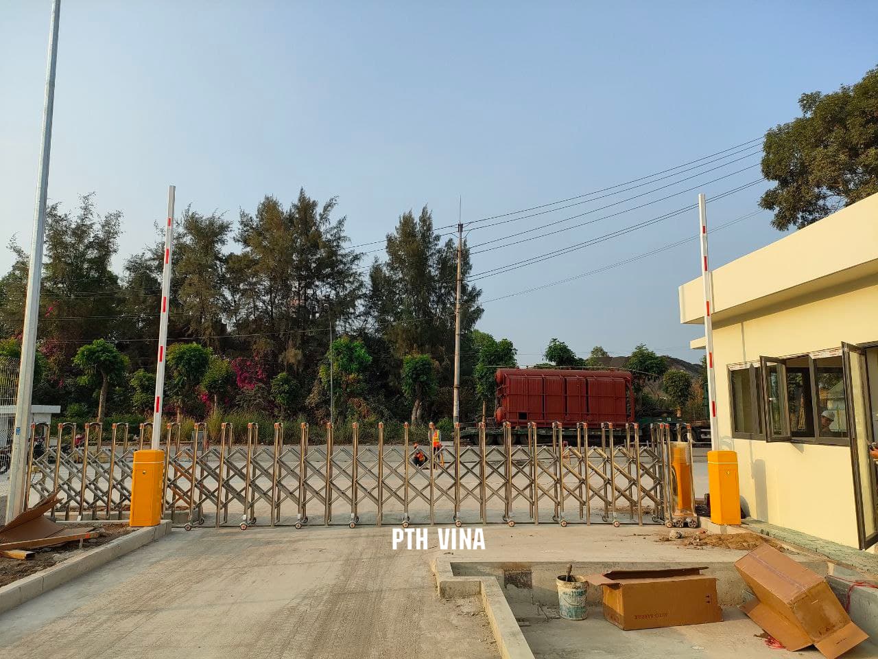Những công trình tại Tây Ninh nên dùng cổng xếp inox Những công trình tại Tây Ninh nên dùng cổng xếp inox